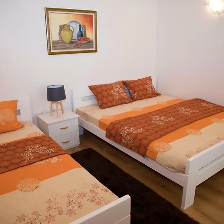 Skyline Apartman *