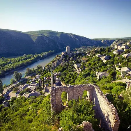 Skyline * Μόσταρ